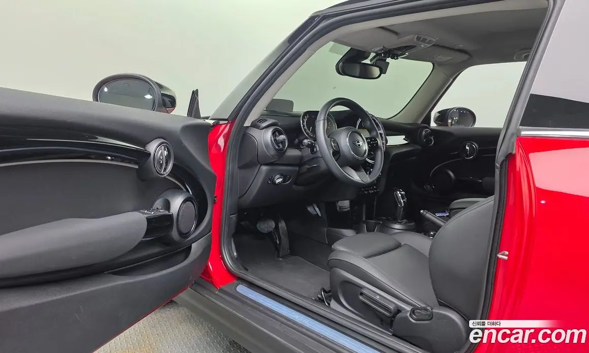 Mini Cooper 2023 1.5 автомат (гидро), фото 13