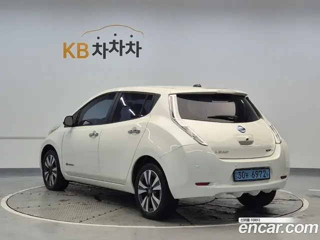 Nissan Leaf 2016 автомат (гидро), миниатюра 2