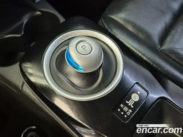 Nissan Leaf 2016 автомат (гидро), миниатюра 8