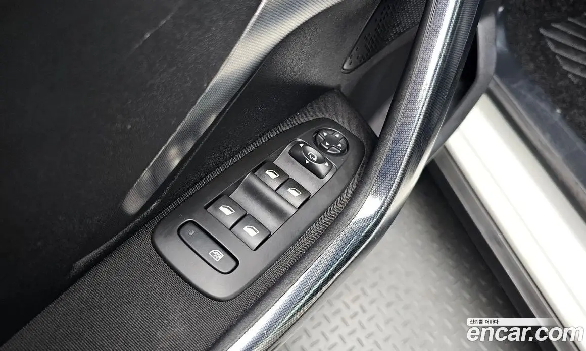 Peugeot 2008 2016 1.6 автомат (гидро), фото 17