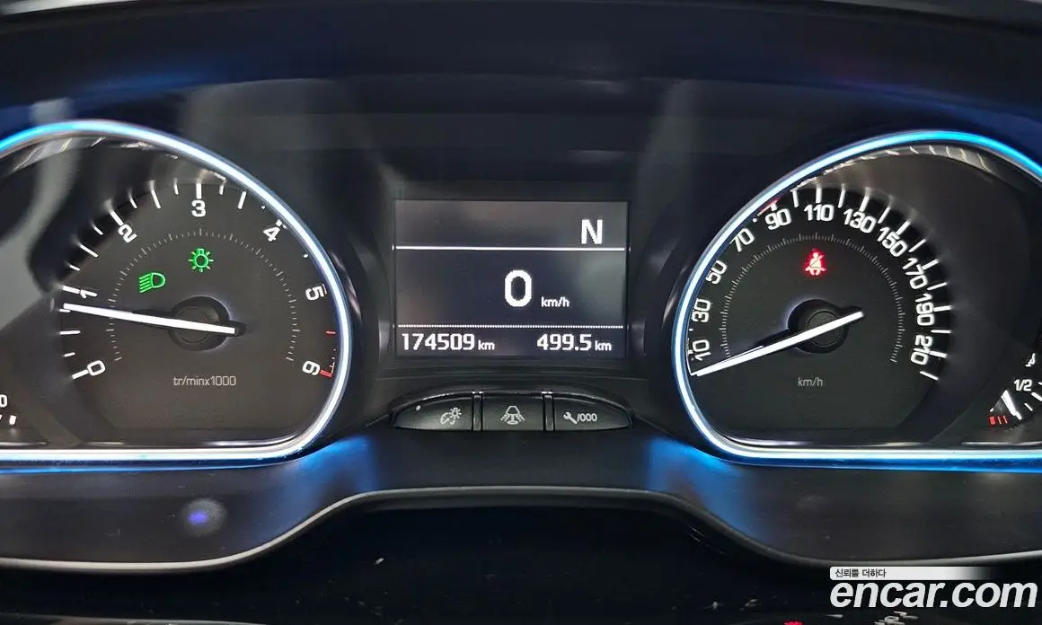 Peugeot 2008 2016 1.6 автомат (гидро), фото 8