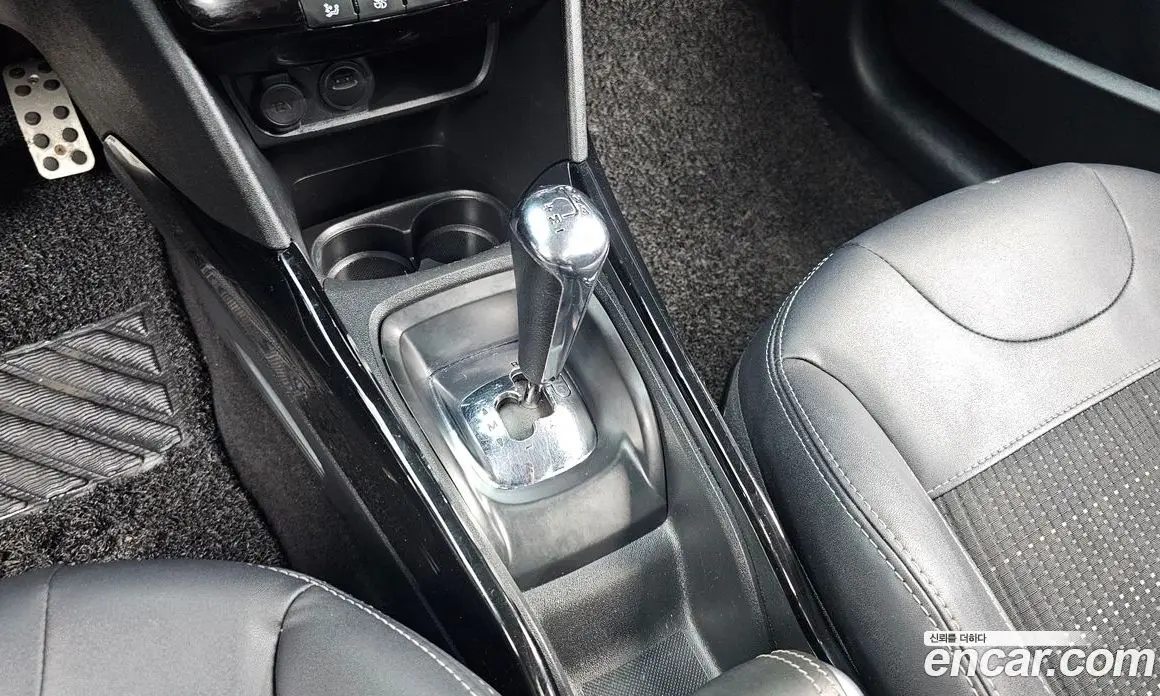 Peugeot 2008 2016 1.6 автомат (гидро), фото 9