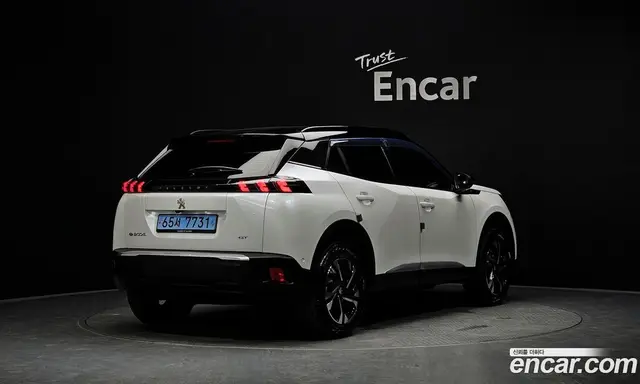 Peugeot 2008 2023 0.1 автомат (гидро), миниатюра 2