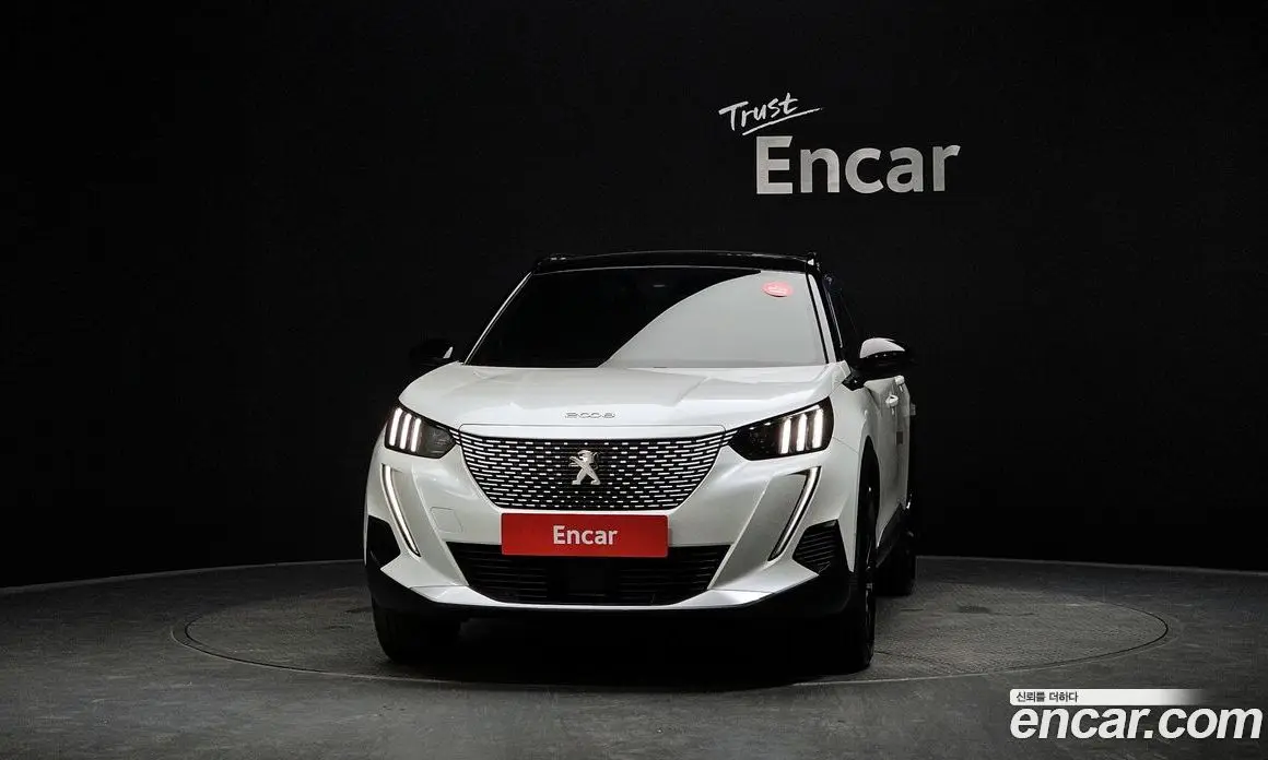 Peugeot 2008 2023 0.1 автомат (гидро), фото 3