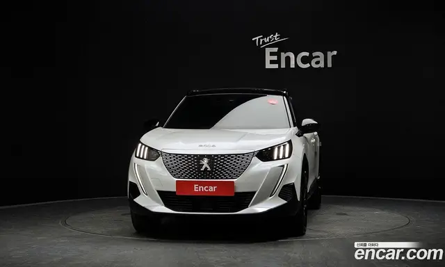 Peugeot 2008 2023 0.1 автомат (гидро), миниатюра 3