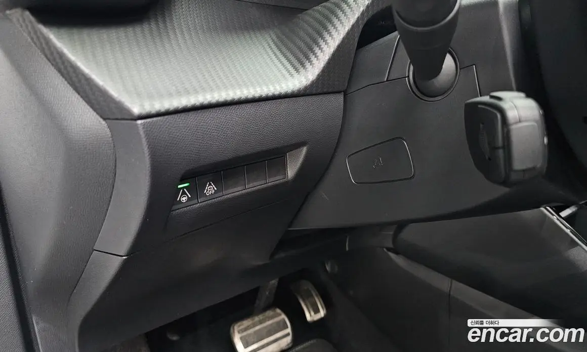 Peugeot 2008 2023 0.1 автомат (гидро), фото 24