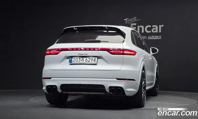 Porsche Cayenne 2023 3.0 автомат (гидро), миниатюра 3