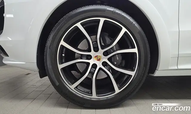 Porsche Cayenne 2023 3.0 автомат (гидро), миниатюра 4