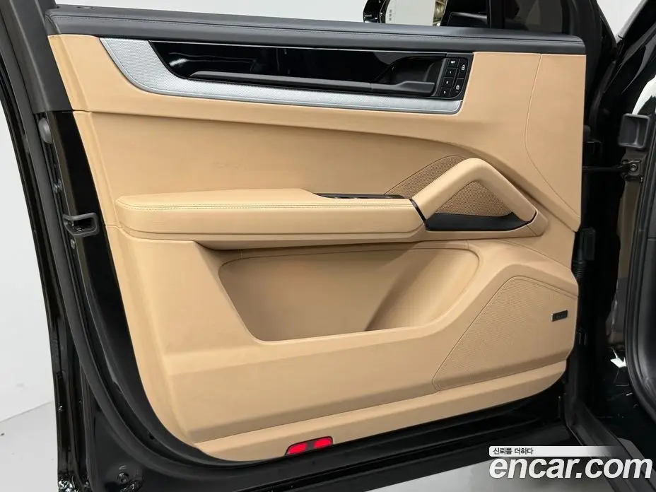 Porsche Cayenne 2024 3.0 автомат (гидро), фото 12