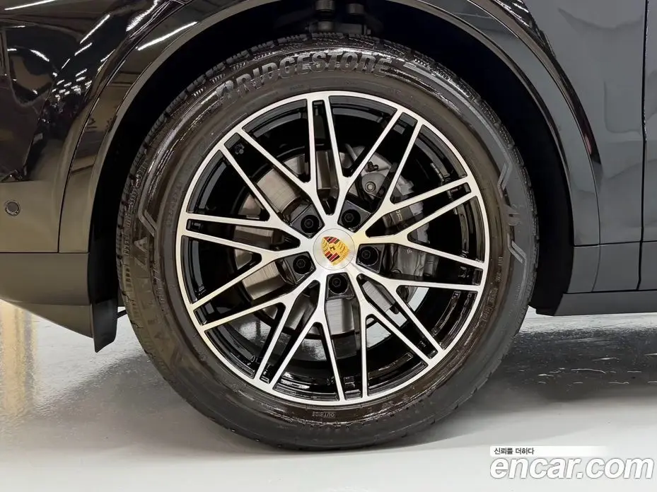 Porsche Cayenne 2024 3.0 автомат (гидро), фото 5