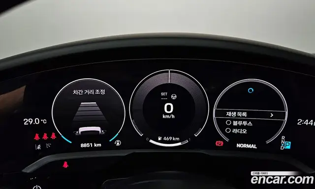 Porsche Taycan 2024 0.1 автомат (гидро), миниатюра 11