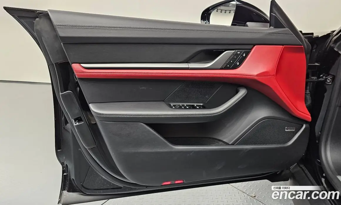 Porsche Taycan 2024 0.1 автомат (гидро), фото 14