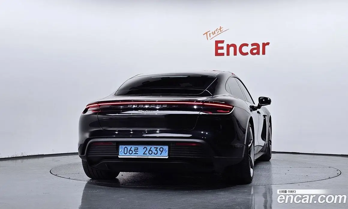 Porsche Taycan 2024 0.1 автомат (гидро), фото 4