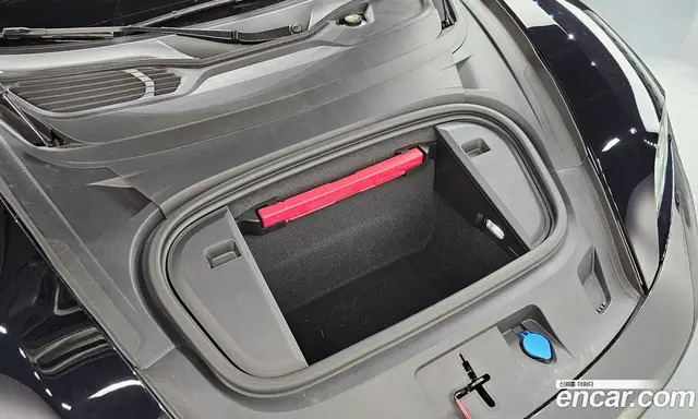Porsche Taycan 2024 0.1 автомат (гидро), миниатюра 6