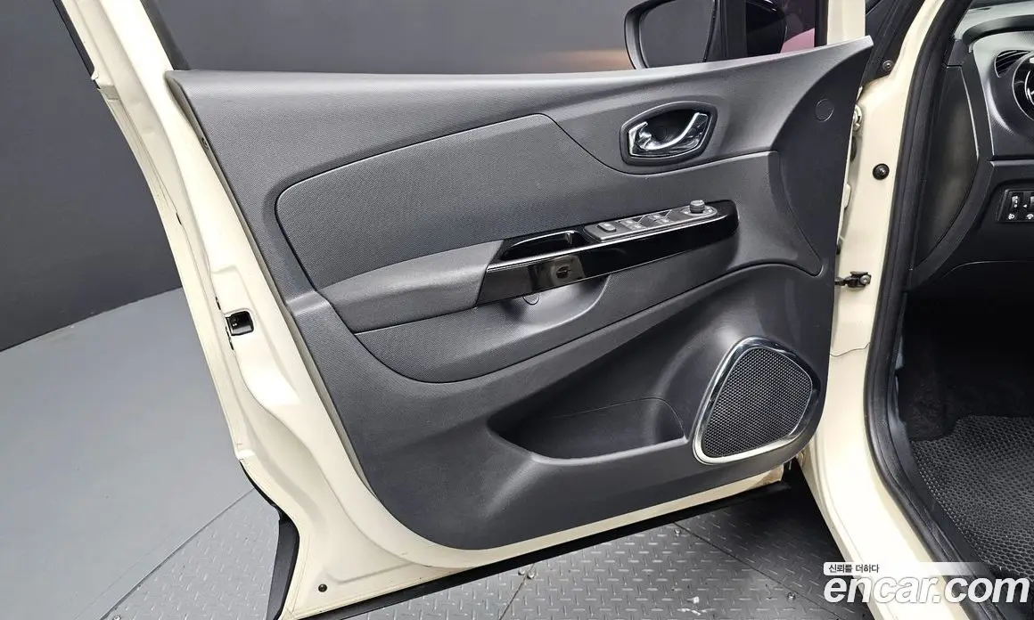 Renault (Samsung) QM3 2015 1.5 автомат (гидро), фото 14