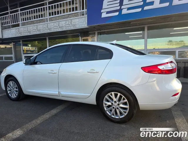 Renault (Samsung) SM3 2013 1.6 автомат (гидро), миниатюра 2 Renault (Samsung) SM3 2013 1.6 автомат (гидро), миниатюра 2