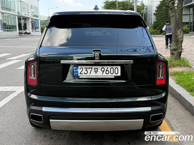 Rolls-Royce Cullinan 2023 6.7 автомат (гидро), миниатюра 4