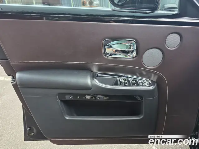 Rolls-Royce Ghost 2017 6.6 автомат (гидро), миниатюра 6