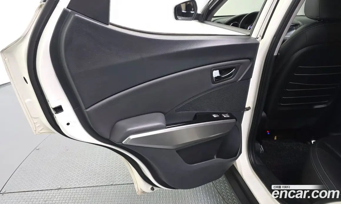 SsangYong TIBOLI 2015 1.6 автомат (гидро), фото 15