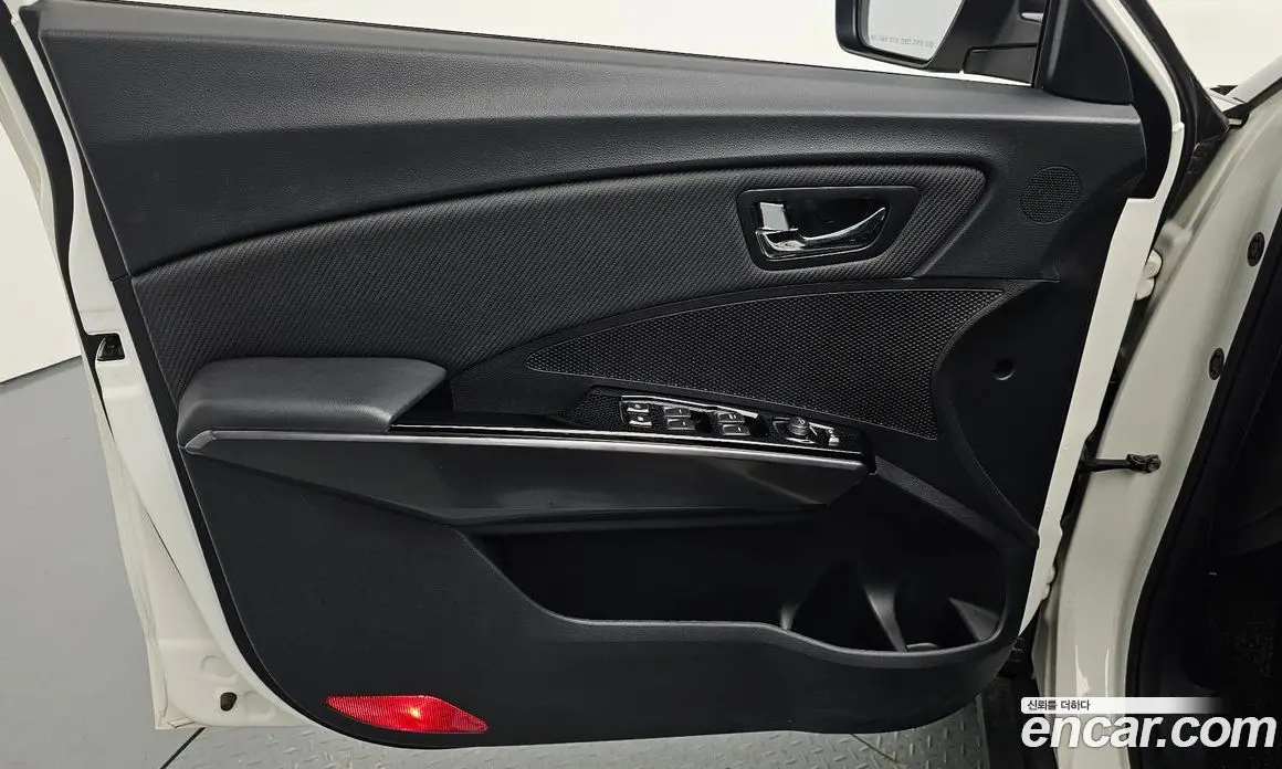 SsangYong TIBOLI 2019 1.5 автомат (гидро), фото 14