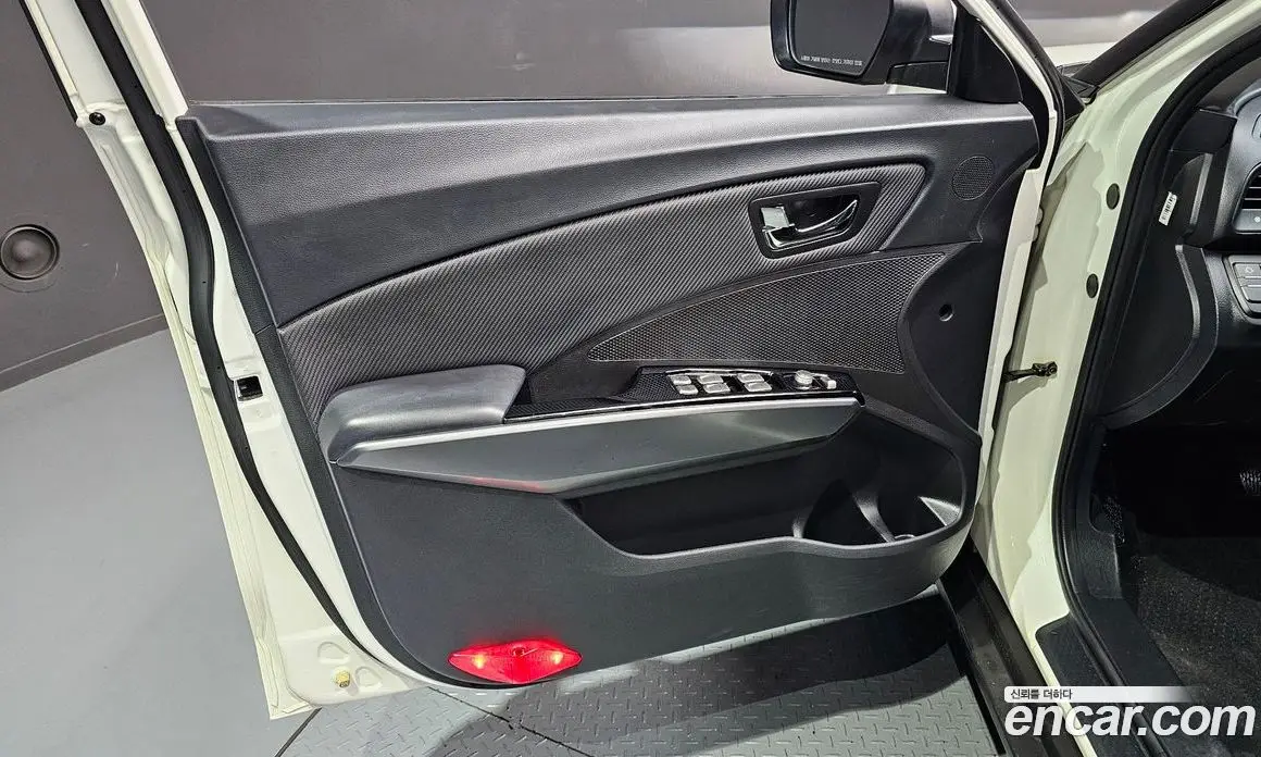SsangYong TIBOLI 2019 1.6 автомат (гидро), фото 14