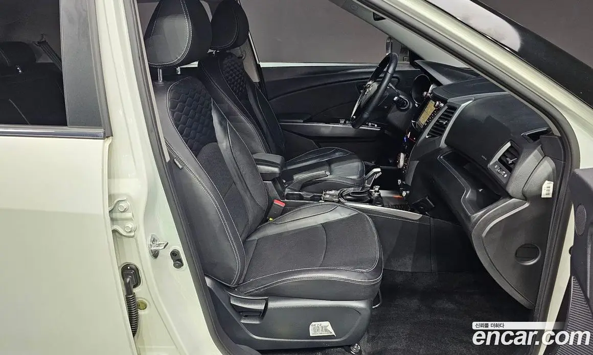 SsangYong TIBOLI 2019 1.6 автомат (гидро), фото 16