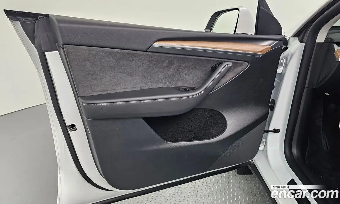 Tesla Model Y 2024 0.2 автомат (гидро), фото 13