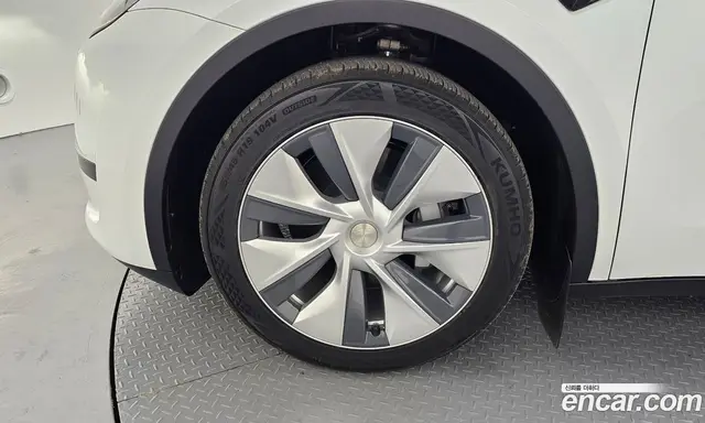 Tesla Model Y 2024 0.2 автомат (гидро), миниатюра 4