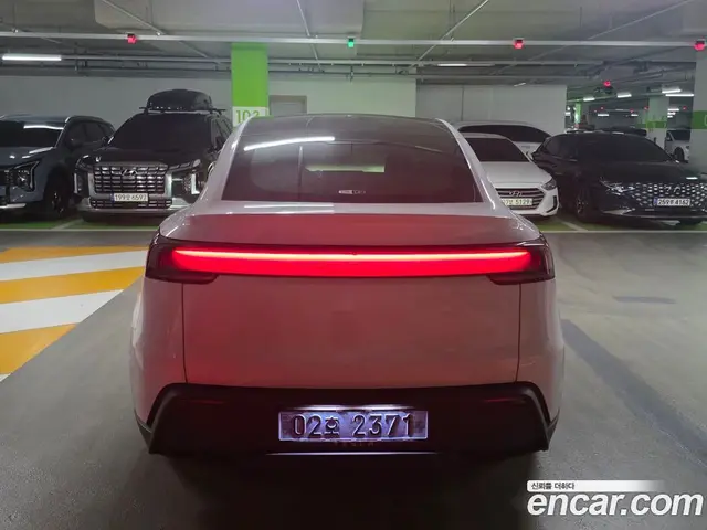 Tesla Model Y 2025 автомат (гидро), миниатюра 2