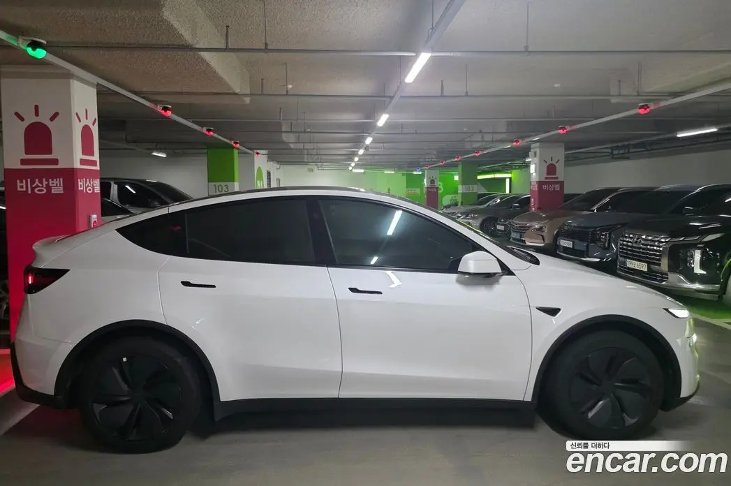 Tesla Model Y 2025 автомат (гидро), фото 3