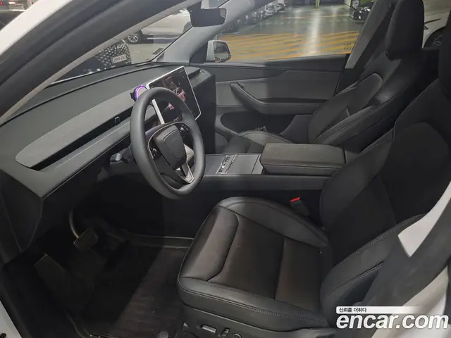 Tesla Model Y 2025 автомат (гидро), миниатюра 5