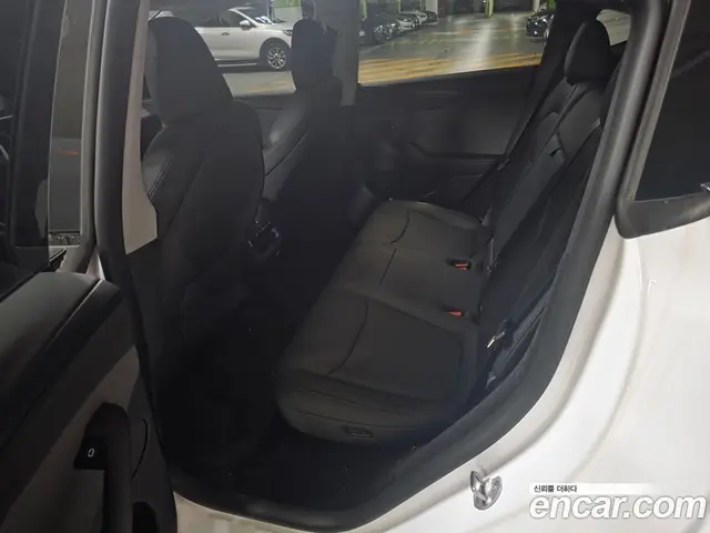 Tesla Model Y 2025 автомат (гидро), миниатюра 6
