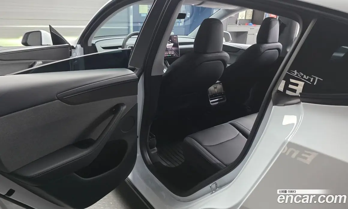 Tesla Model Y 2025 0.2 автомат (гидро), фото 11