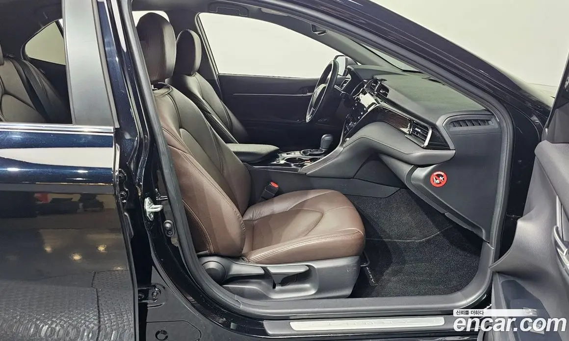 Toyota Camry 2019 2.5 автомат (гидро), фото 16