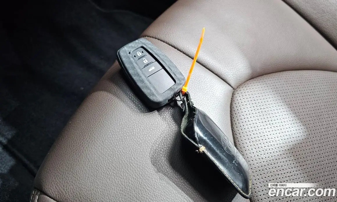 Toyota Camry 2019 2.5 автомат (гидро), фото 21