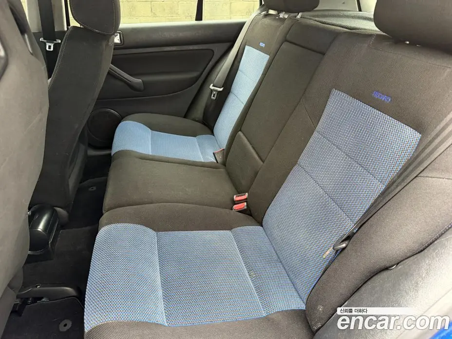 Volkswagen Golf 2000 1.8 механика, фото 11