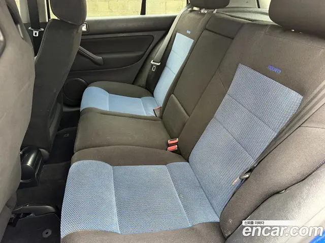 Volkswagen Golf 2000 1.8 механика, миниатюра 11