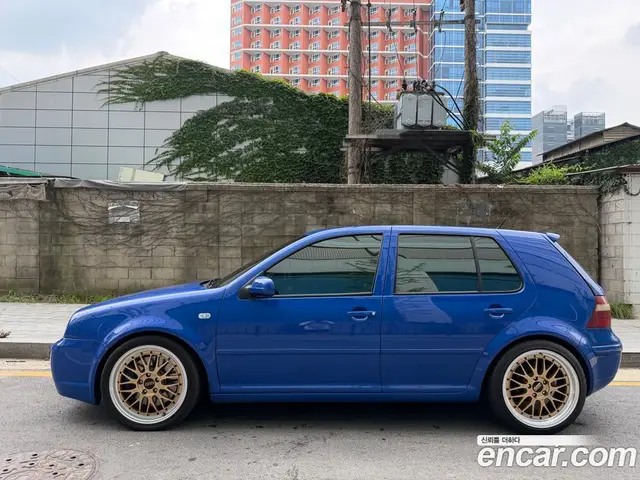 Volkswagen Golf 2000 1.8 механика, миниатюра 3
