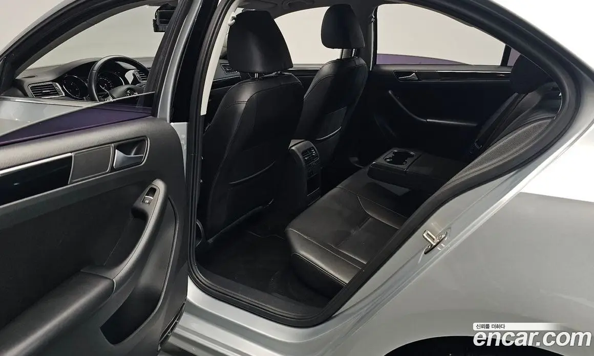 Volkswagen Jetta 2015 2.0 автомат (гидро), фото 15