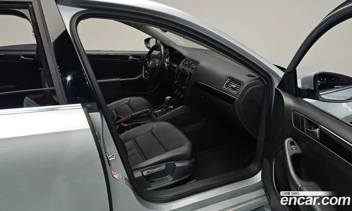Volkswagen Jetta 2015 2.0 автомат (гидро), фото 16