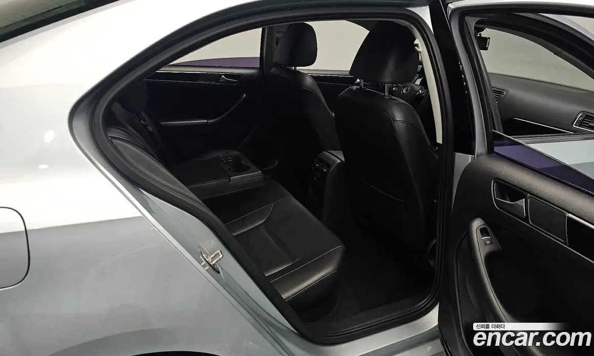 Volkswagen Jetta 2015 2.0 автомат (гидро), фото 17
