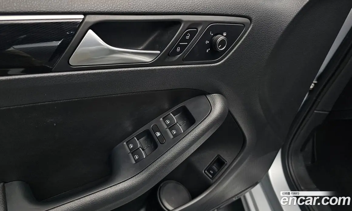Volkswagen Jetta 2015 2.0 автомат (гидро), фото 23