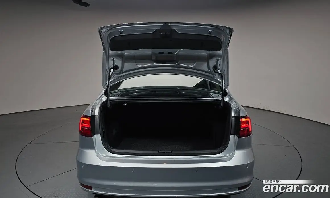 Volkswagen Jetta 2015 2.0 автомат (гидро), фото 25