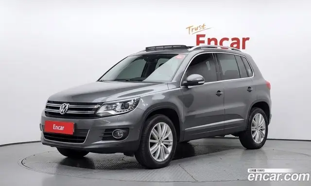 Volkswagen Tiguan 2015 2.0 автомат (гидро), миниатюра 1
