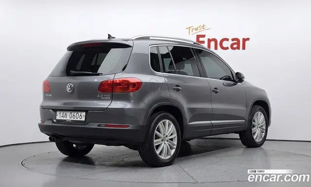 Volkswagen Tiguan 2015 2.0 автомат (гидро), миниатюра 2