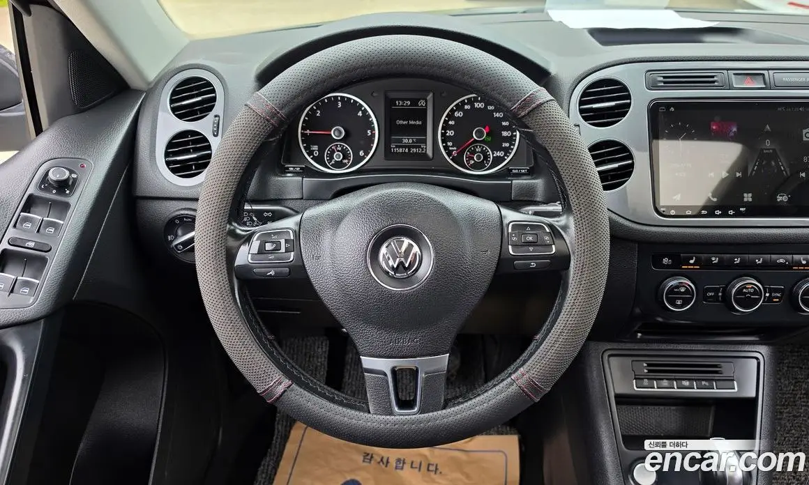 Volkswagen Tiguan 2015 2.0 автомат (гидро), фото 12