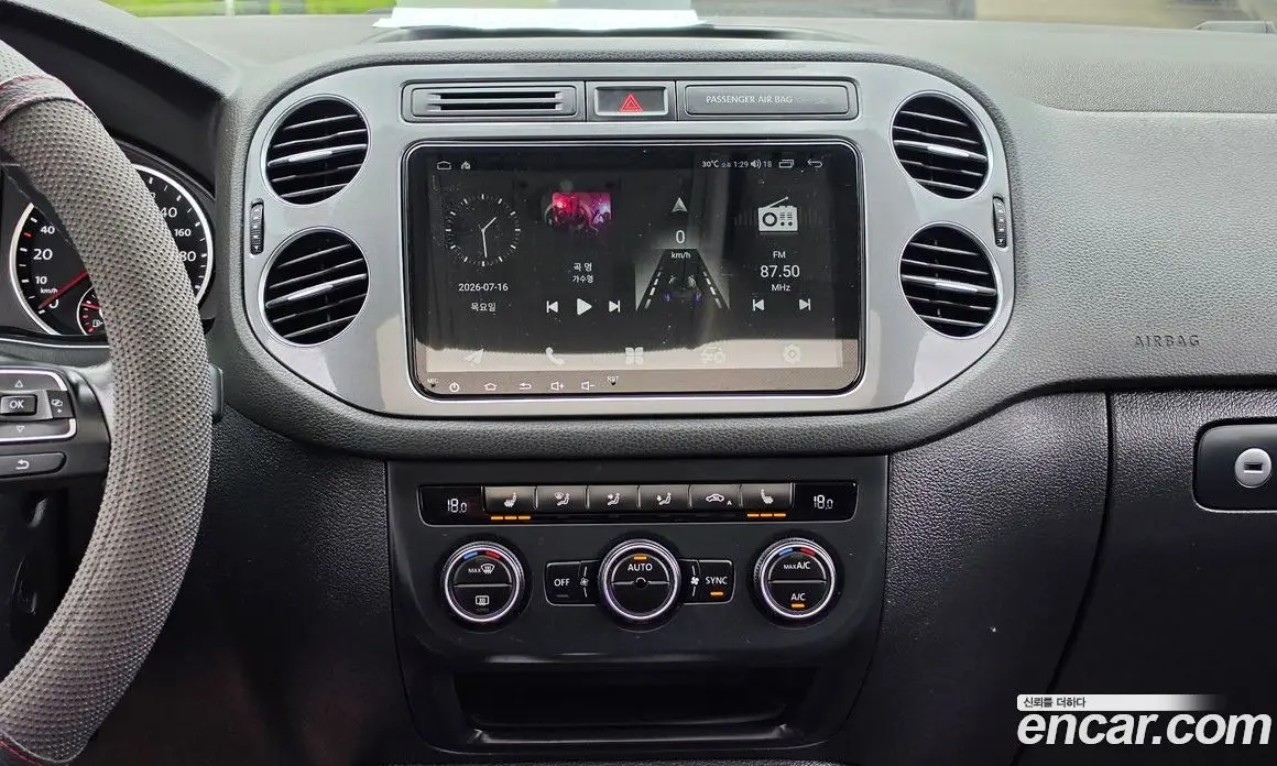 Volkswagen Tiguan 2015 2.0 автомат (гидро), фото 13