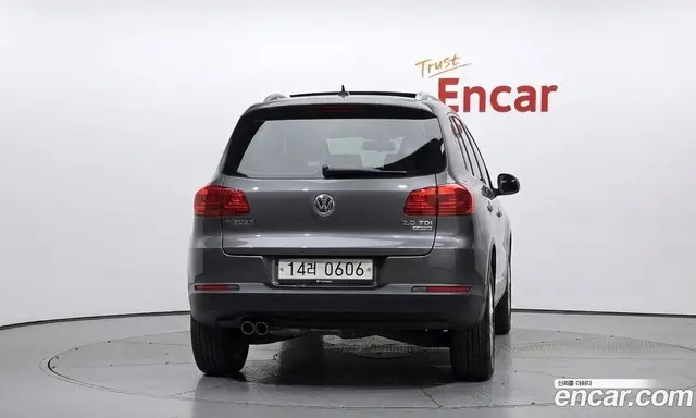 Volkswagen Tiguan 2015 2.0 автомат (гидро), миниатюра 4