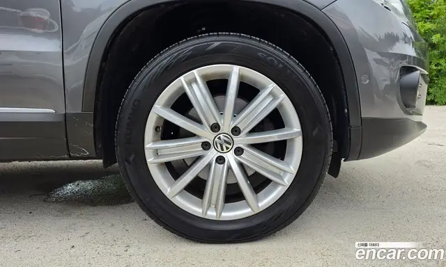 Volkswagen Tiguan 2015 2.0 автомат (гидро), миниатюра 5