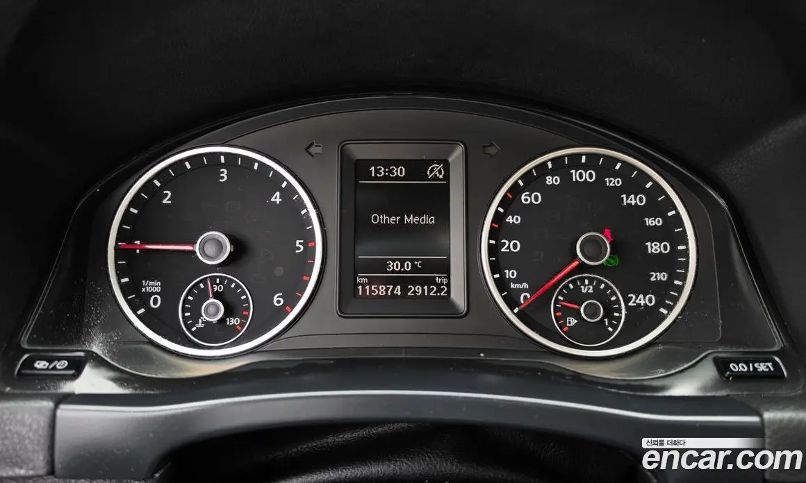 Volkswagen Tiguan 2015 2.0 автомат (гидро), фото 8